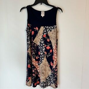 Women’s small,‎ petite Floral Patchwork Sleeveless Dress. Lightweight preowned